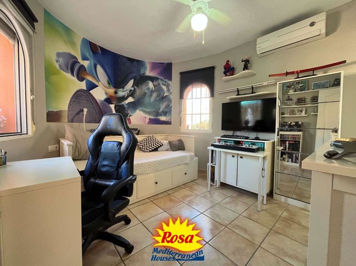 Image No.12-3 Bed Chalet for sale