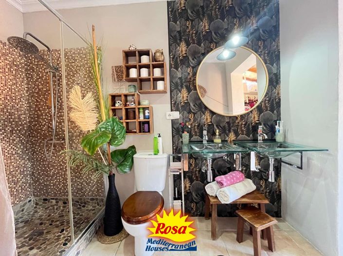 Image No.20-3 Bed Chalet for sale