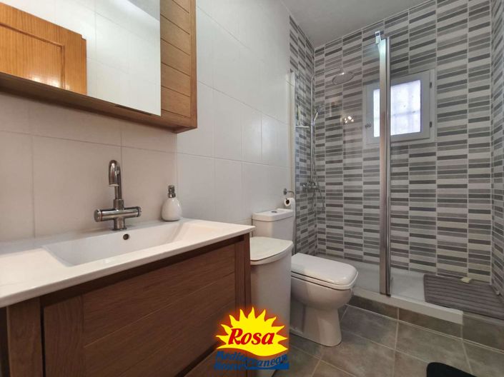 Image No.8-3 Bed Chalet for sale