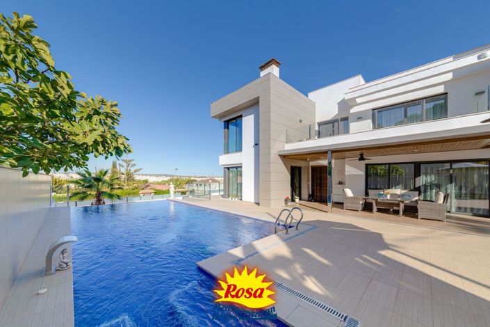 Image No.2-Villa de 3 chambres à vendre à Los Balcones