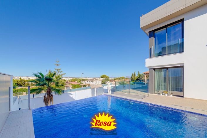 Image No.3-Villa de 3 chambres à vendre à Los Balcones