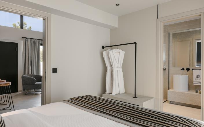 Image No.22-Commercial de 8 chambres à vendre à Pesada