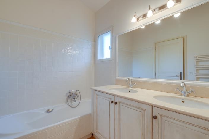 Image No.21-3 Bed House for sale