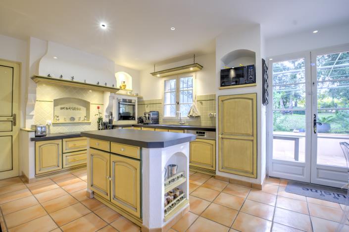 Image No.18-3 Bed Villa for sale