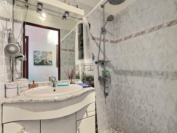 Image No.11-3 Bed Villa / Detached for sale