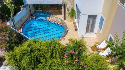 9bfa1ff5accd49a5b8bdc33131429f78