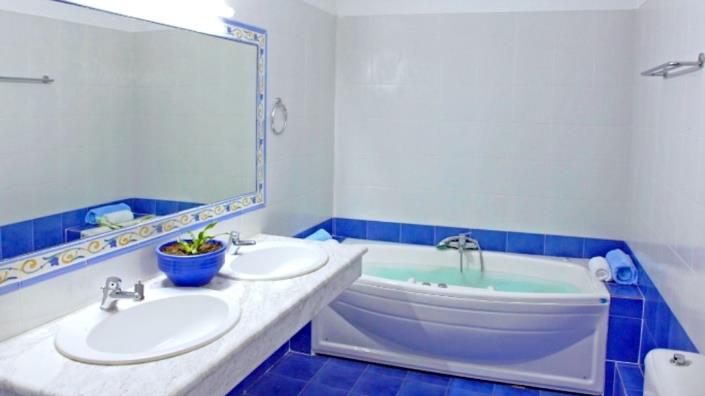 Image No.22-Villa / Détaché de 4 chambres à vendre à Loutra