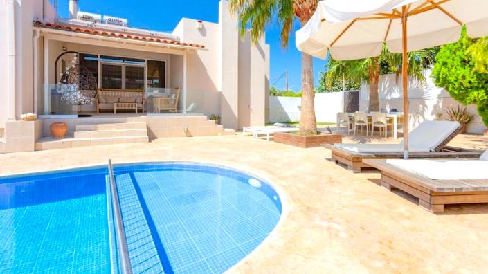 Image No.9-8 Bed Villa / Detached for sale