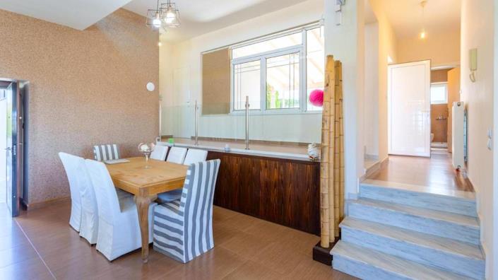 Image No.22-8 Bed Villa / Detached for sale