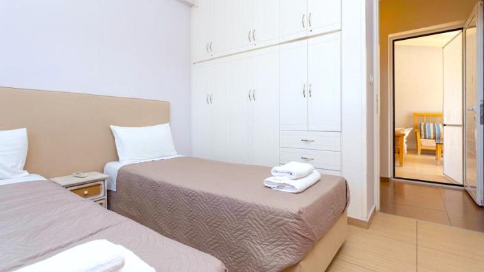 Image No.35-8 Bed Villa / Detached for sale