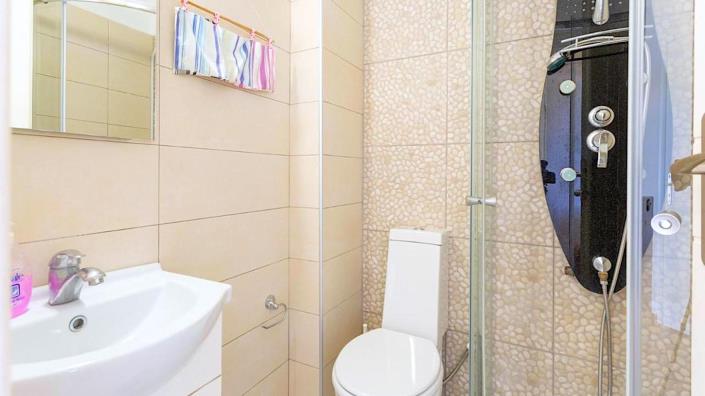 Image No.36-8 Bed Villa / Detached for sale