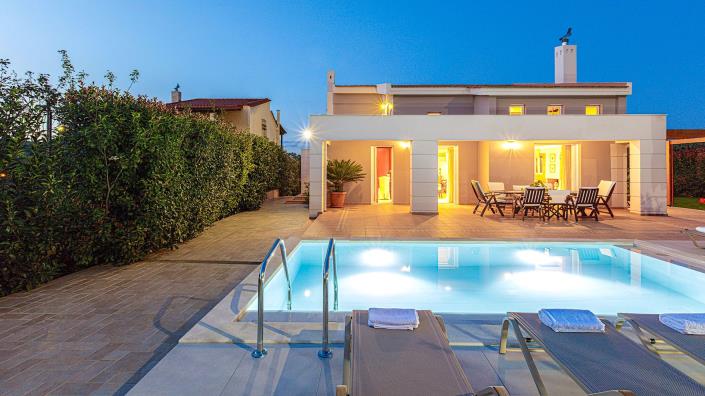 Image No.53-4 Bed Villa / Detached for sale