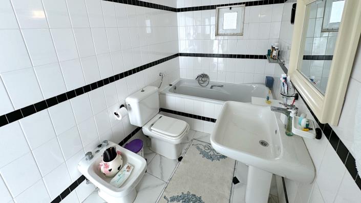 Image No.44-Maison de campagne de 4 chambres à vendre à Gerakari