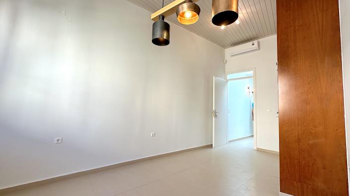 Image No.8-3 Bed Townhouse for sale