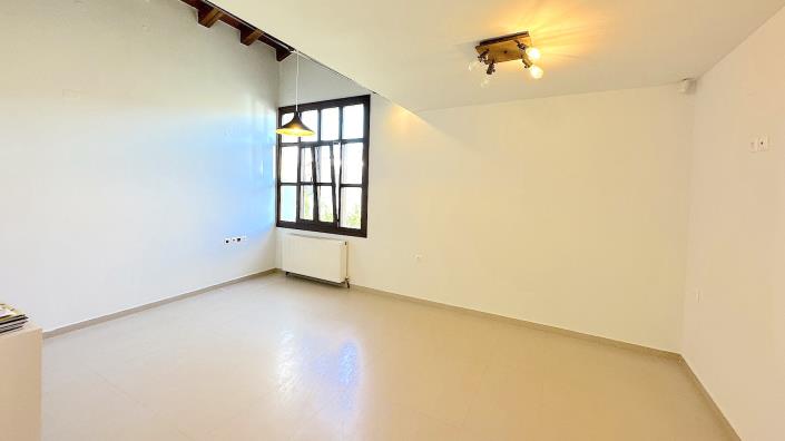 Image No.13-3 Bed Townhouse for sale