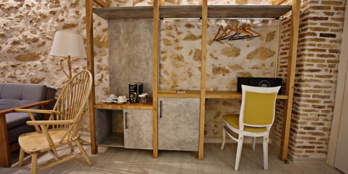 Image No.10-12 Bed Hotel for sale