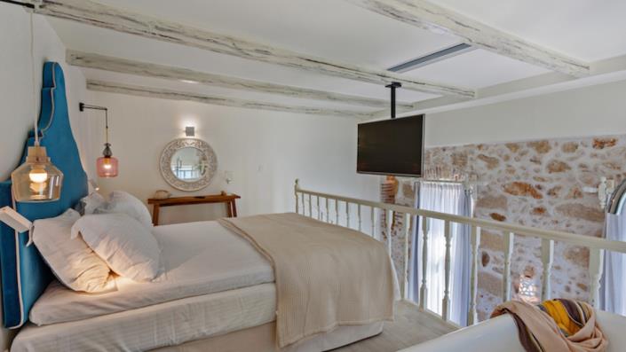 Image No.21-12 Bed Hotel for sale