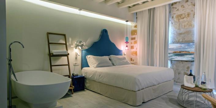 Image No.24-12 Bed Hotel for sale