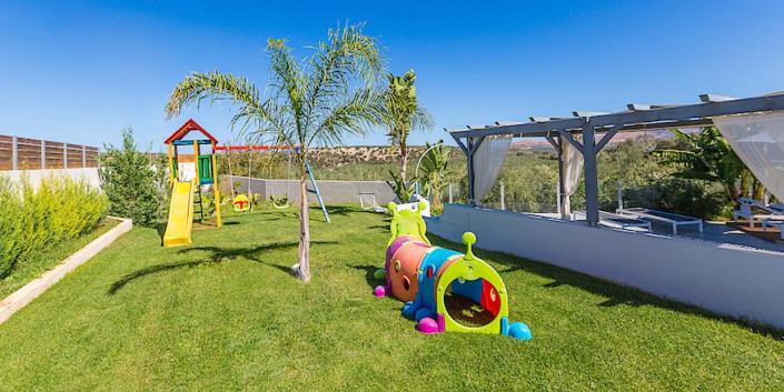 Image No.24-4 Bed Villa / Detached for sale