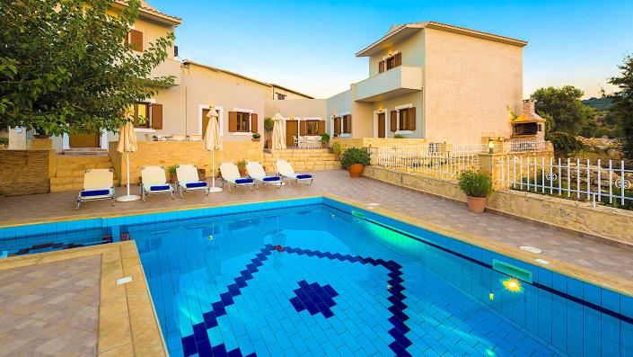 Image No.18-Villa / Détaché de 6 chambres à vendre à Arkardi