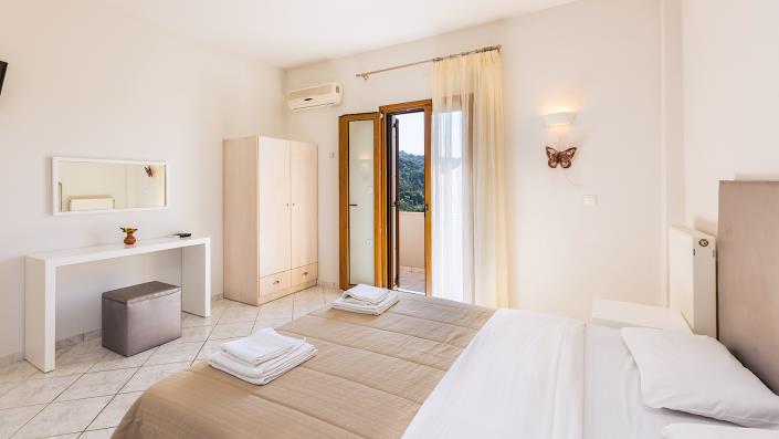 Image No.12-Villa / Détaché de 6 chambres à vendre à Arkardi