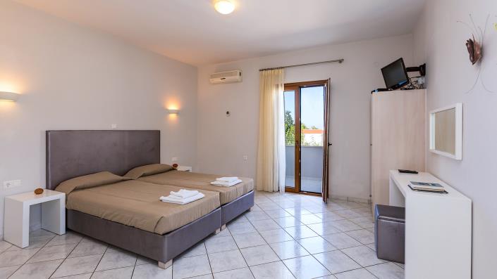 Image No.23-Villa / Détaché de 6 chambres à vendre à Arkardi