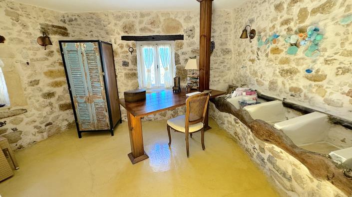 Image No.42-5 Bed Villa / Detached for sale