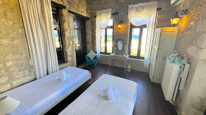 Image No.29-5 Bed Villa / Detached for sale