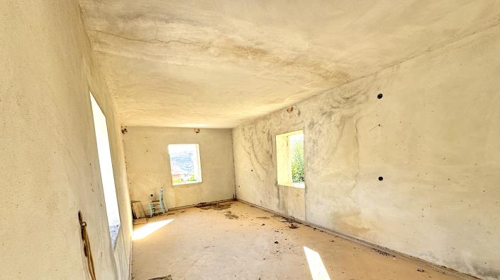 Image No.11-3 Bed Village House for sale