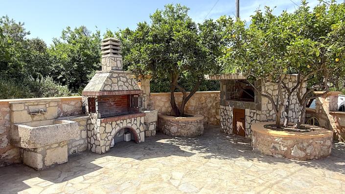 Image No.24-4 Bed Villa / Detached for sale