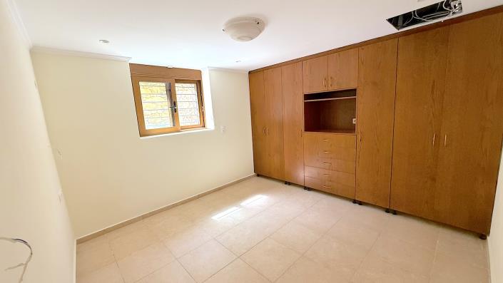 Image No.33-4 Bed Villa / Detached for sale