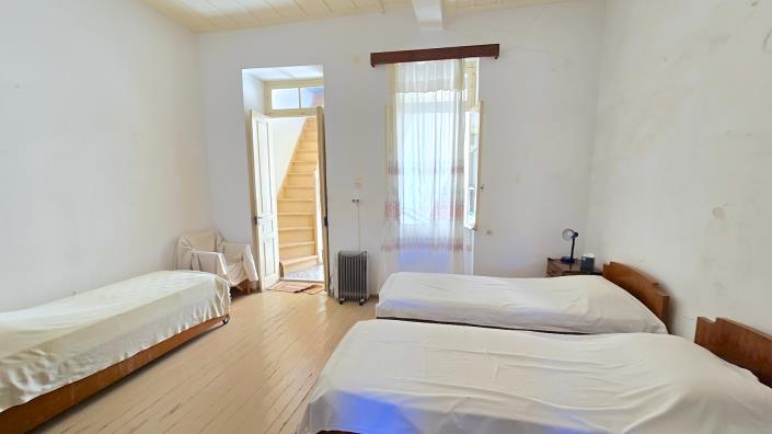 Image No.16-4 Bed Townhouse for sale