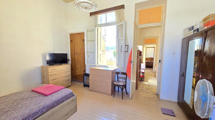 Image No.18-4 Bed Townhouse for sale