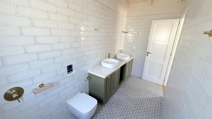 Image No.25-5 Bed Villa / Detached for sale