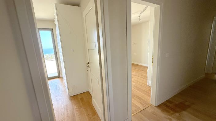 Image No.40-5 Bed Villa / Detached for sale