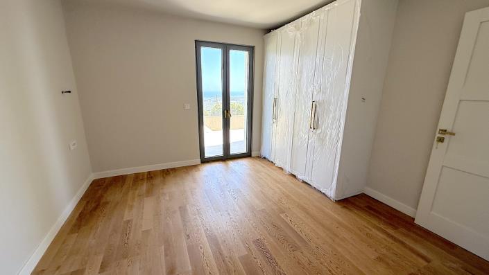 Image No.44-5 Bed Villa / Detached for sale