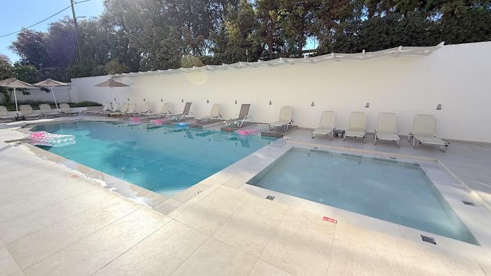 Image No.11-17 Bed Hotel for sale