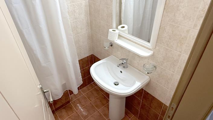 Image No.23-17 Bed Hotel for sale