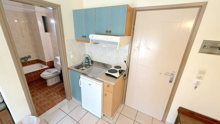 Image No.33-17 Bed Hotel for sale