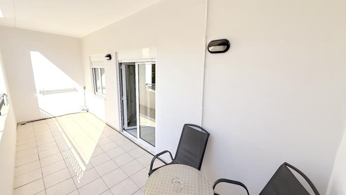 Image No.35-17 Bed Hotel for sale