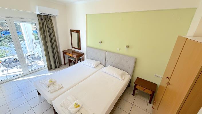 Image No.38-17 Bed Hotel for sale