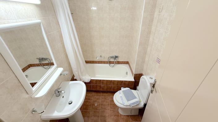 Image No.43-17 Bed Hotel for sale