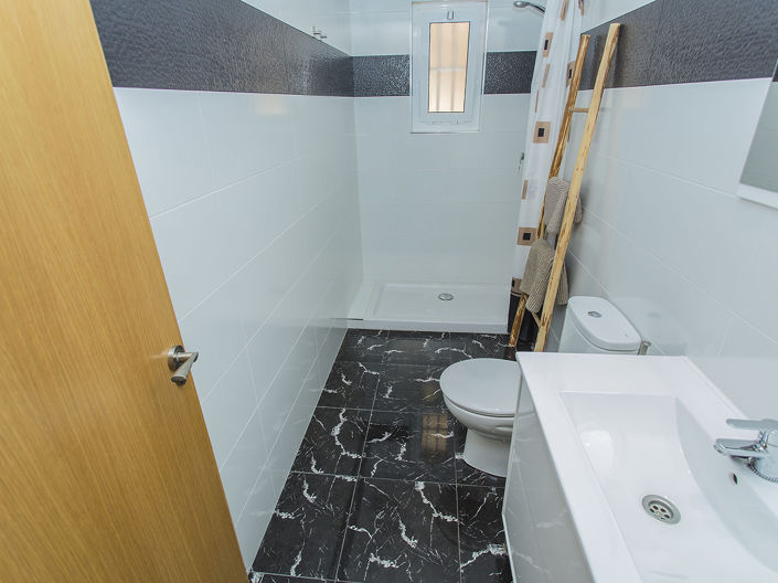 Image No.24-2 Bed Apartment for sale