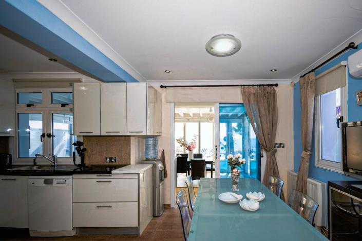 Image No.9-Villa / Détaché de 4 chambres à vendre à Zygi