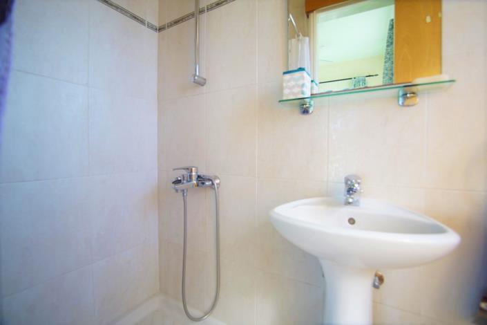 Image No.11-2 Bed Townhouse for sale