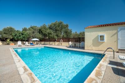 727111-town-house-for-sale-in-chloraka_orig