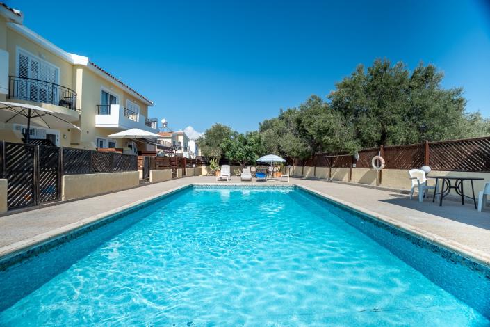 Image No.2-Maison de ville de 2 chambres à vendre à Chlorakas