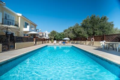 727112-town-house-for-sale-in-chloraka_orig