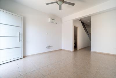 727098-town-house-for-sale-in-chloraka_orig