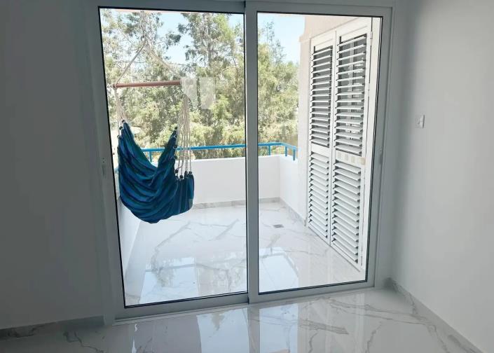 Image No.2-Appartement de 2 chambres à vendre à Makenzie Beach